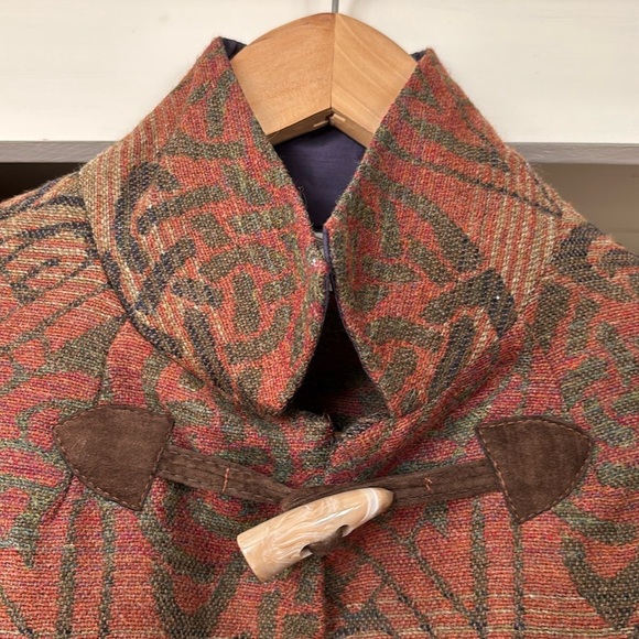 CALZEAT CELTIC COLLECTION, Made in Scotland, 100% Wool Cape/Poncho - Picture 4 of 8